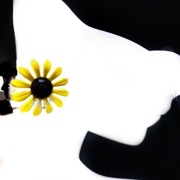 2 pair lot floral clip earrings White daisy -yellow black eye Susan earrings - Picture 2 of 15